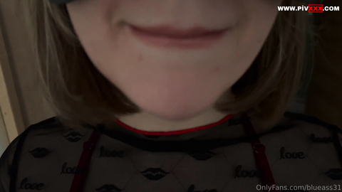 Onu azdırmak için önce kucağına oturdum ve ayaklarımla footjob yaptım – Lina Mavi