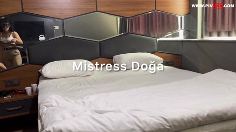 Güzel güzel ayaklarımı yalayacağını mı düşündün ezik piç kurusu seni • Mistress Doğa