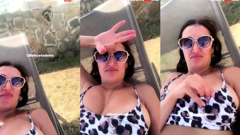 Eva Tango Live Güneşlenirken Meme Ucunu Gösteriyor