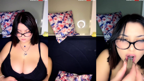elif rosse canlıda iri memelerini gösterip gülümsüyor